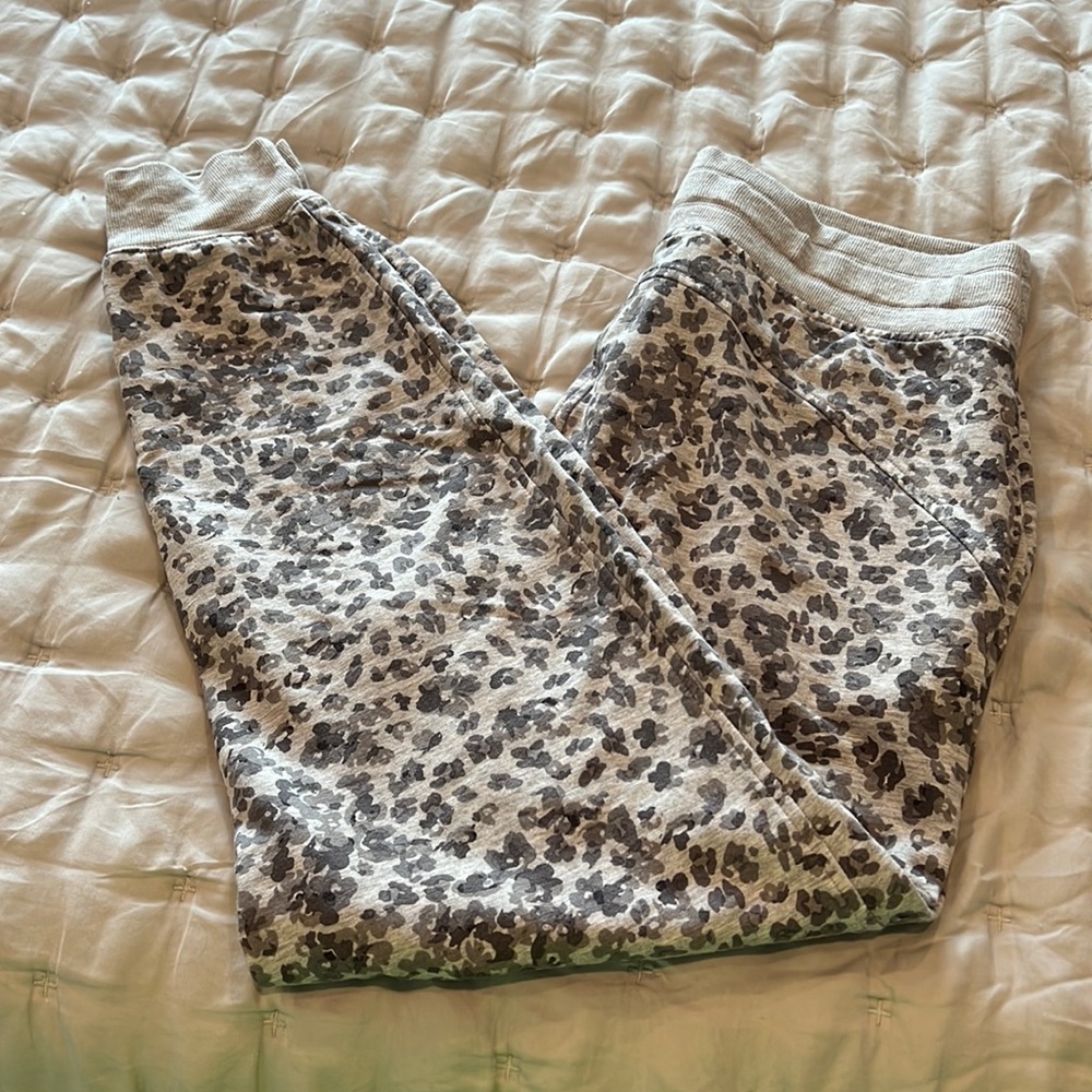Athleta sweatpants joggers.